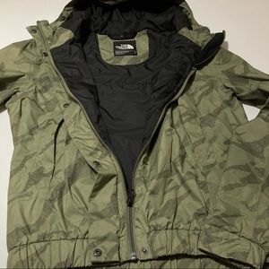 The NORTH FACE Precita Rain Jacket Camo print